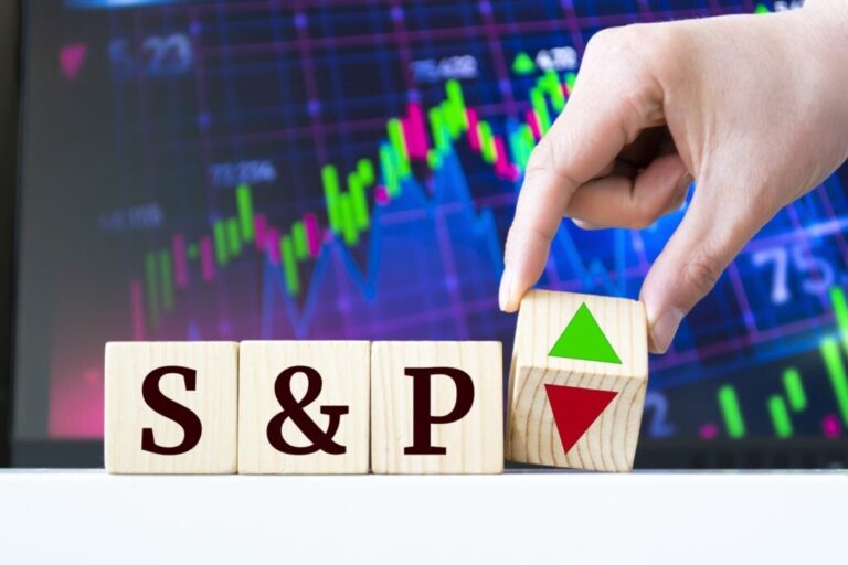 S&P 500 Ends 2024 23% Higher, Experts See Double-Digit Growth For 2025 - SPDR S&P 500 (ARCA:SPY)